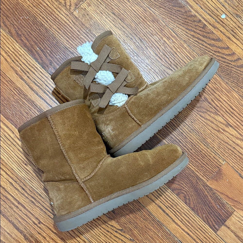 Koolaburra Tan Boots with Shearling Lining